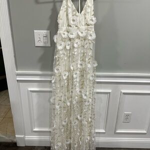 Elegant White Floral Maxi Dress. For wedding or prom.   Size Medium Runs Small